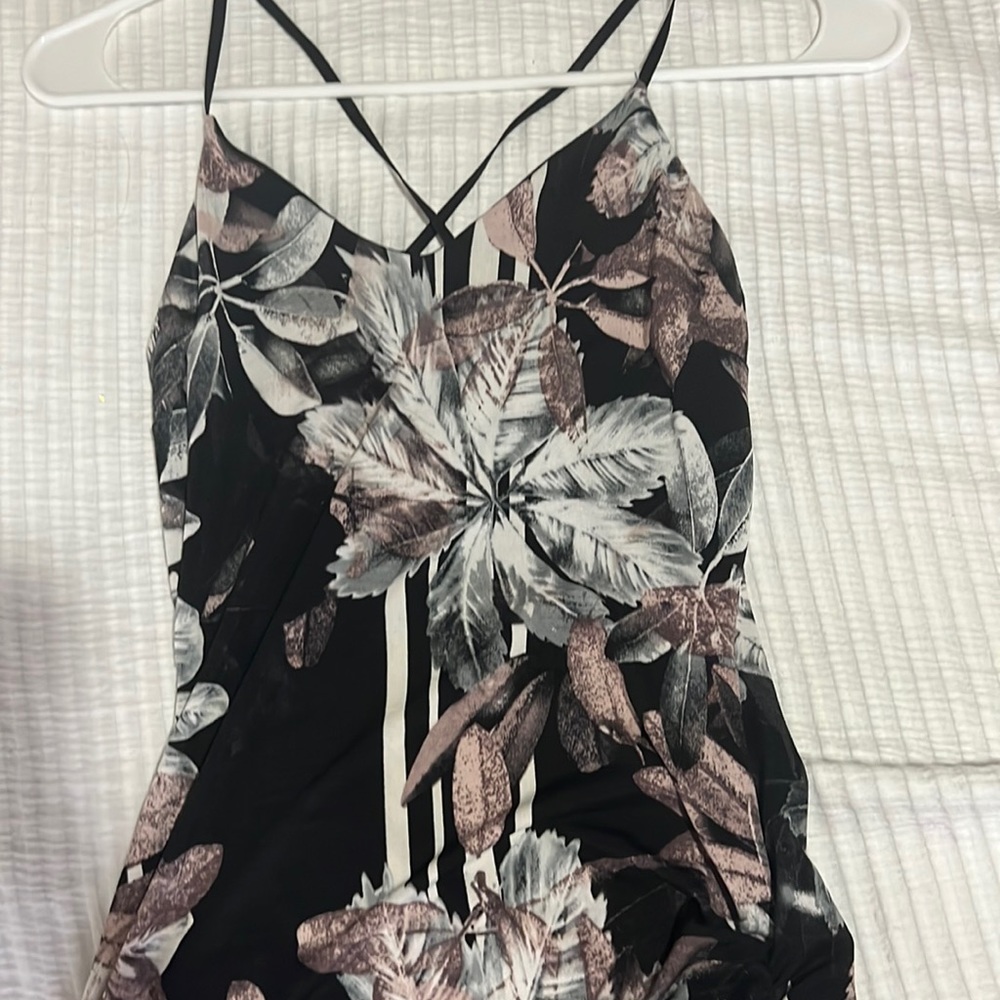 Flattering floral dress like new